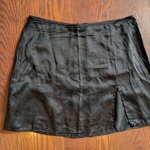 Reformation Women's Black 100% Silk Mini Skirt Sz 8 Classic Sexy Slit